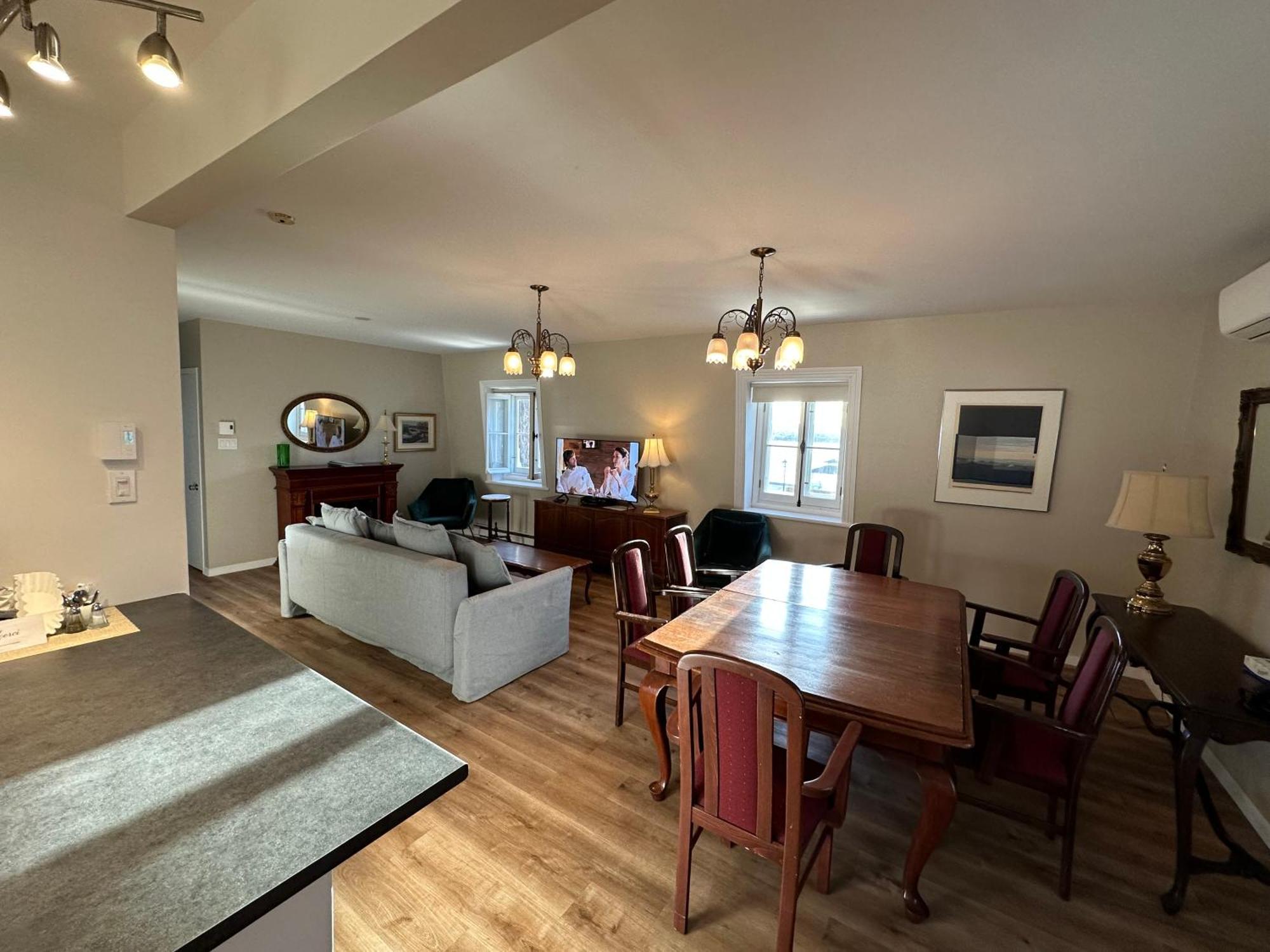 Goéliche hotel et appartement Saint-Laurent-de-l'ile d'Orleans Extérieur photo