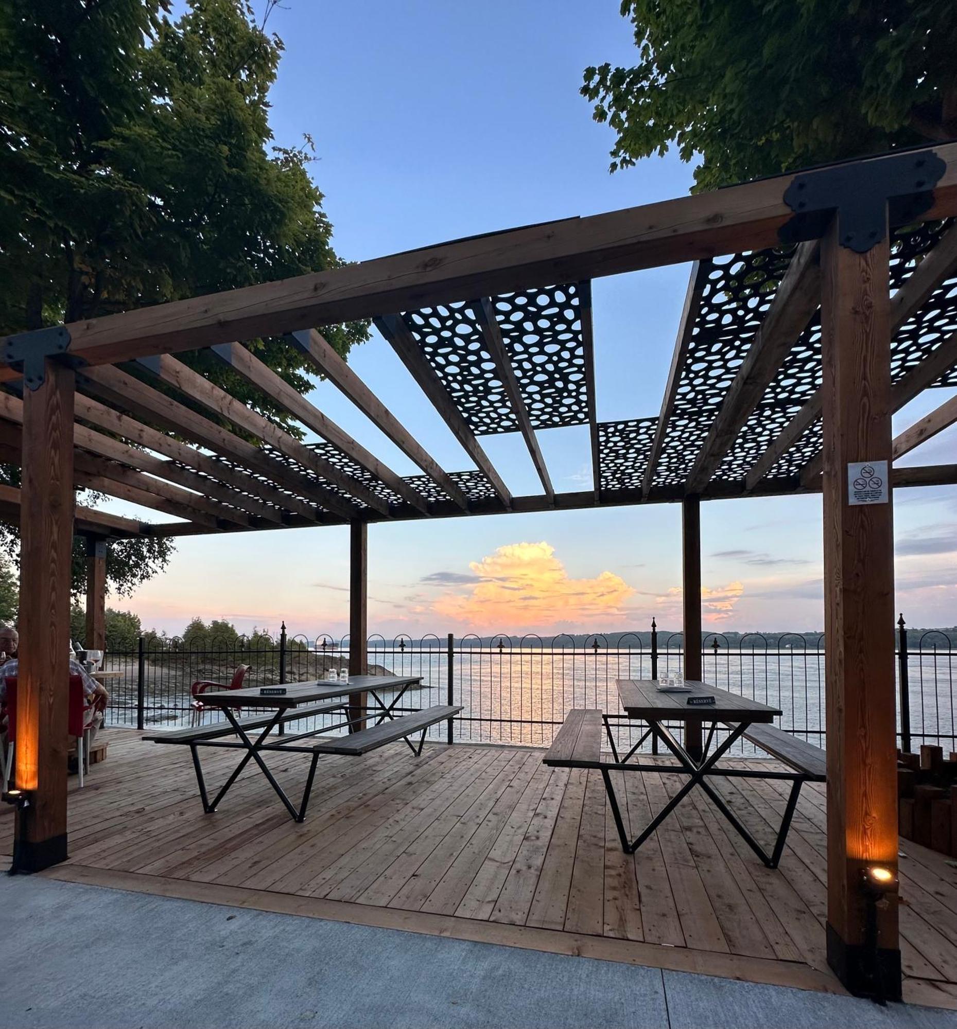 Goéliche hotel et appartement Saint-Laurent-de-l'ile d'Orleans Extérieur photo